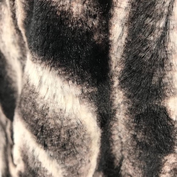Style&Co Womens Black White Animal Print Faux Fur Front Zip Vest Size L - Picture 2 of 7